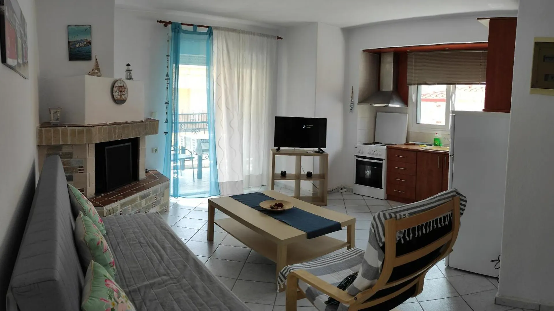 Roses RT apartments Skioni IV Nea Skioni